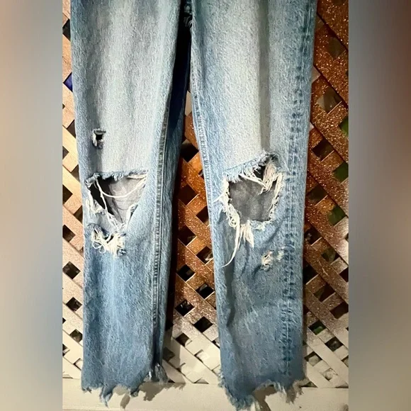 We The Free Light Blue Distressed Boyfriend Jeans Free People size 26 - Picture 4 of 13